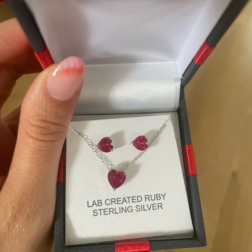 🆕 JCPenney Red and Silver Necklace
